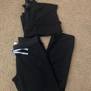 Figs Black Scrub set- size medium